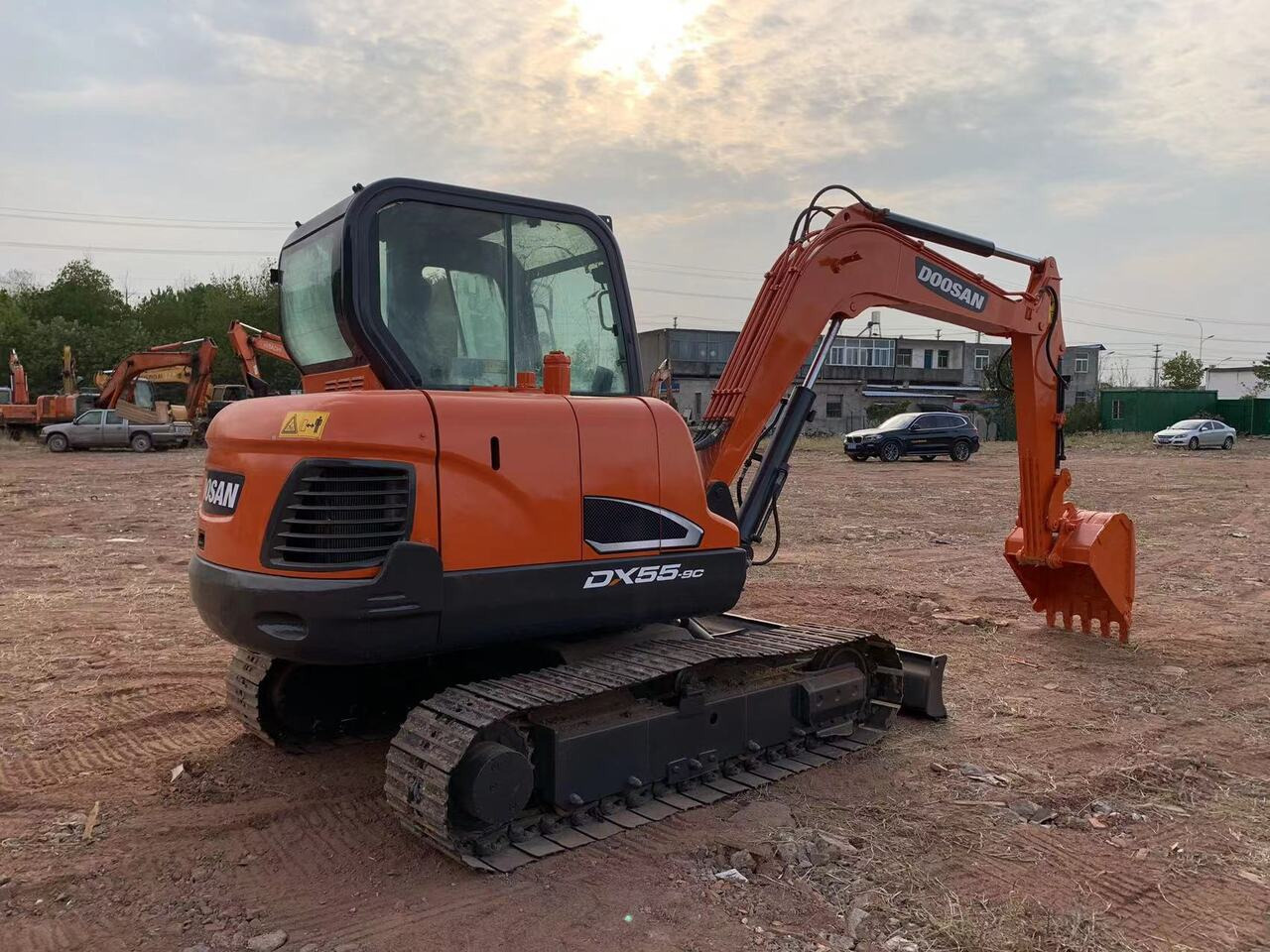 DOOSAN DX55 - Excavadora: foto 2 DOOSAN DX55 - Excavadora: foto 2