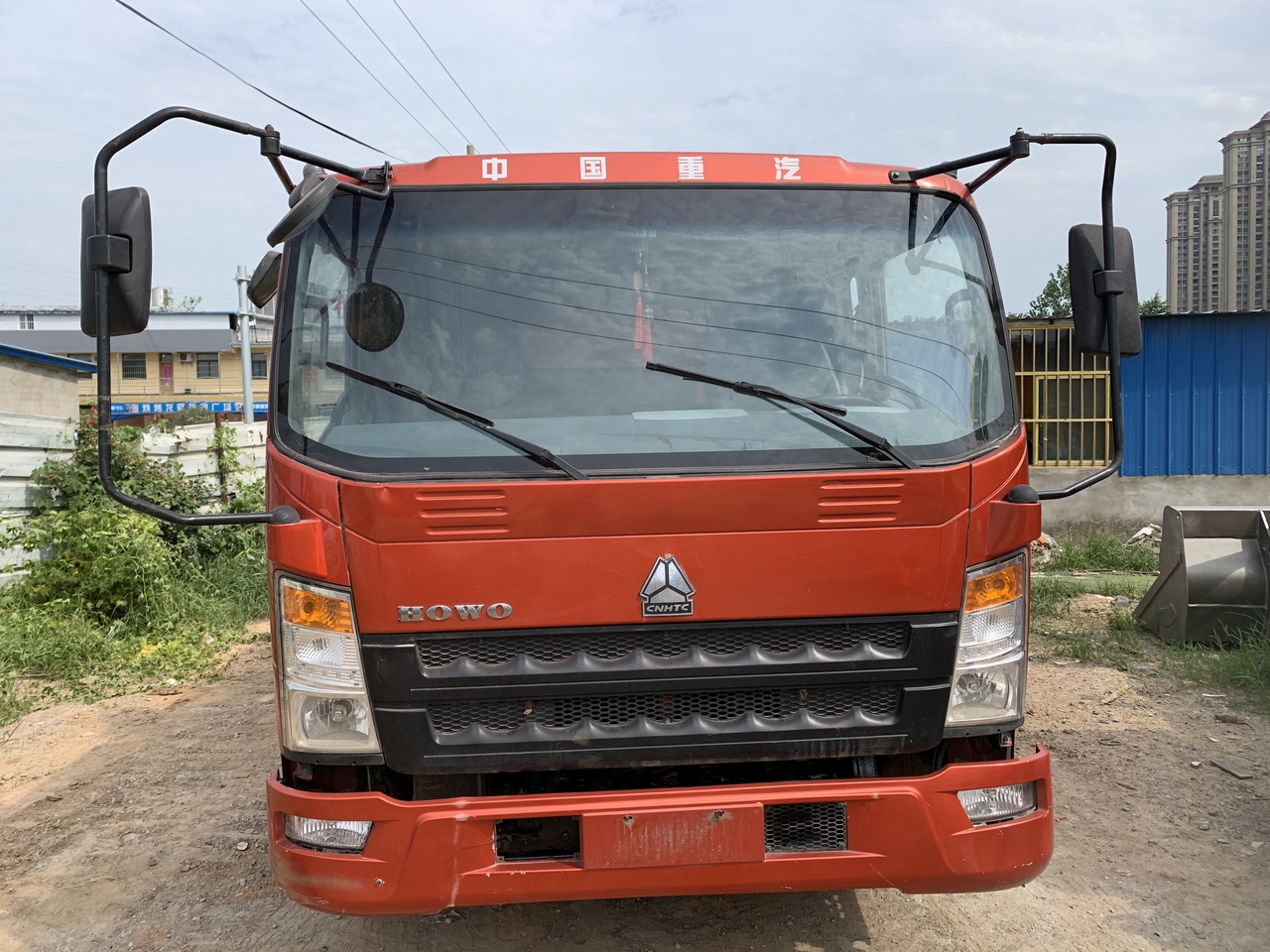 SINOTRUK Howo Dump truck 4x2 - Camión volquete: foto 3 SINOTRUK Howo Dump truck 4x2 - Camión volquete: foto 3