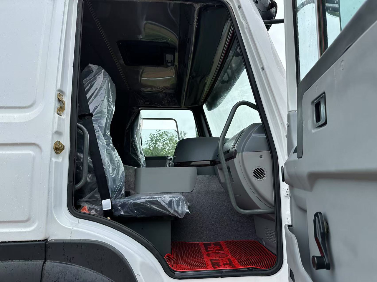 Camión volquete para transporte de materiales áridos Sinotruk HOWO 371hp: foto 12