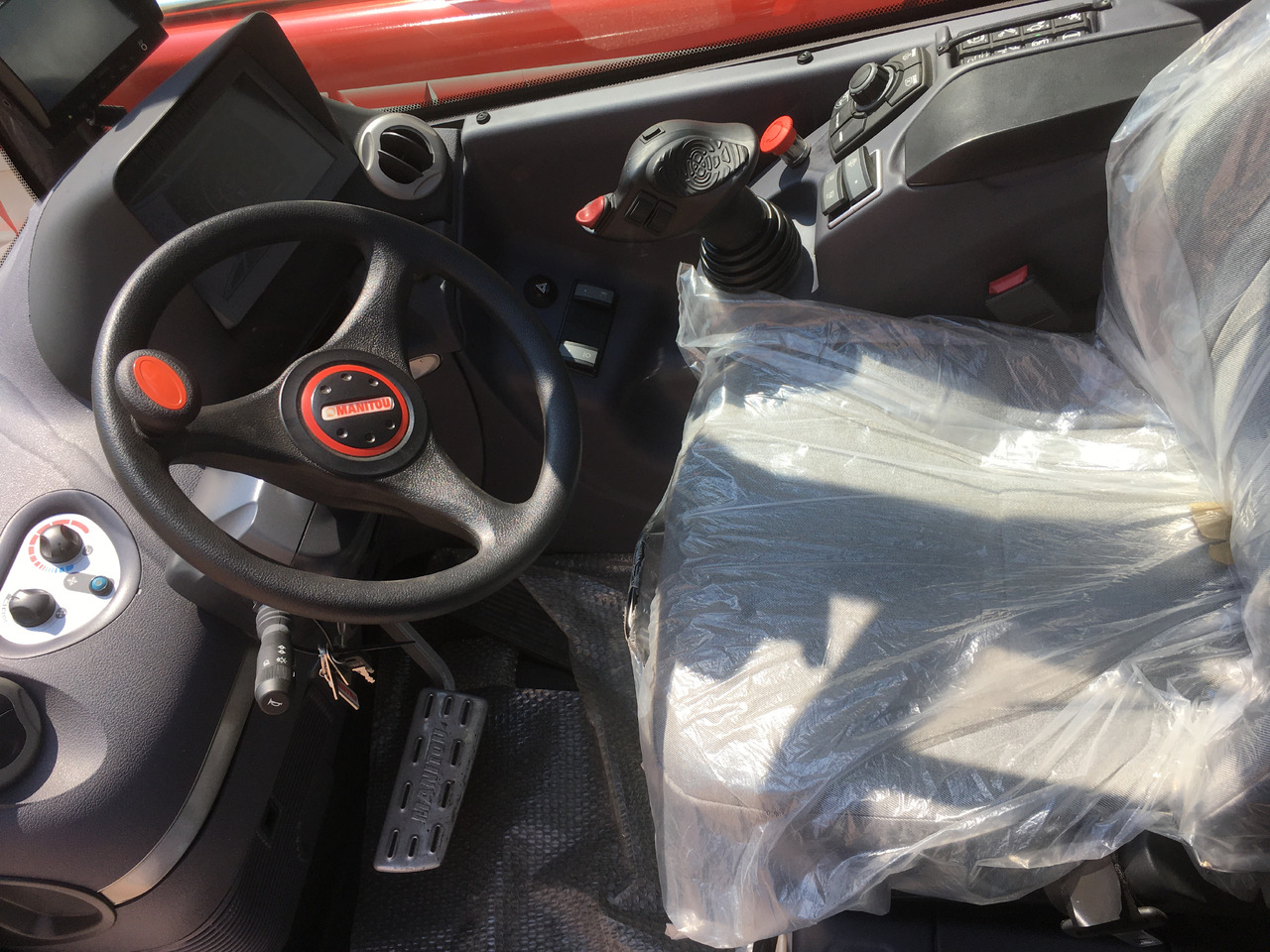 MANITOU MHT 10230 ST4 - 2018 - Manipulador telescópico: foto 4 MANITOU MHT 10230 ST4 - 2018 - Manipulador telescópico: foto 4