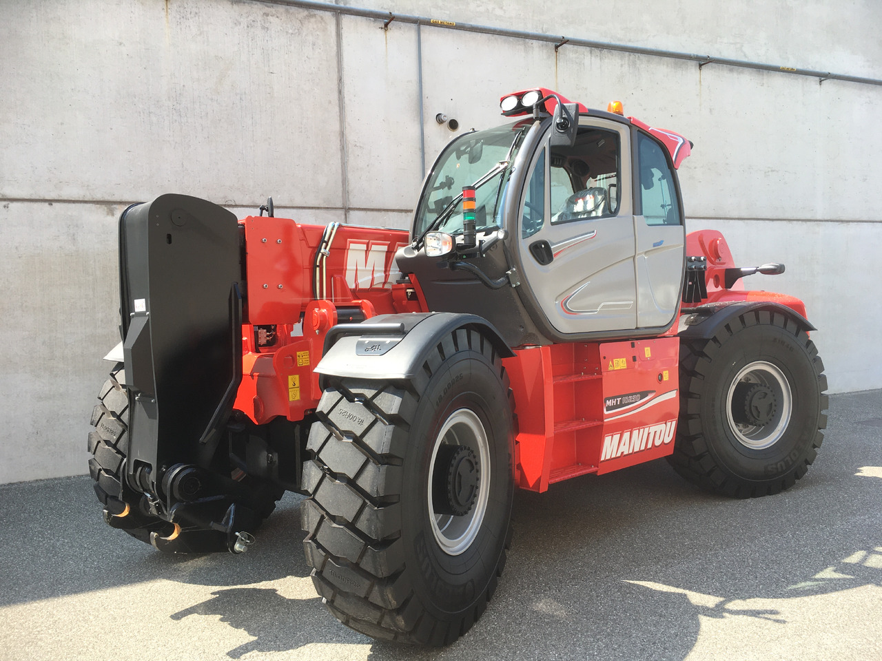 MANITOU MHT 10230 ST4 - 2018 - Manipulador telescópico: foto 1 MANITOU MHT 10230 ST4 - 2018 - Manipulador telescópico: foto 1