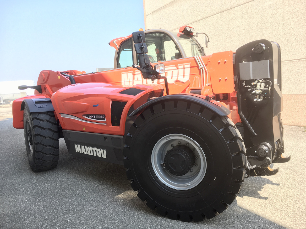 MANITOU MHT 10230 ST4 - 2018 - Manipulador telescópico: foto 3 MANITOU MHT 10230 ST4 - 2018 - Manipulador telescópico: foto 3