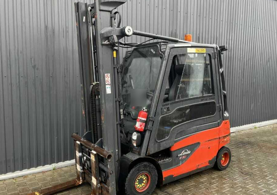 Linde E30-01 - Carretilla elevadora eléctrica: foto 1 Linde E30-01 - Carretilla elevadora eléctrica: foto 1