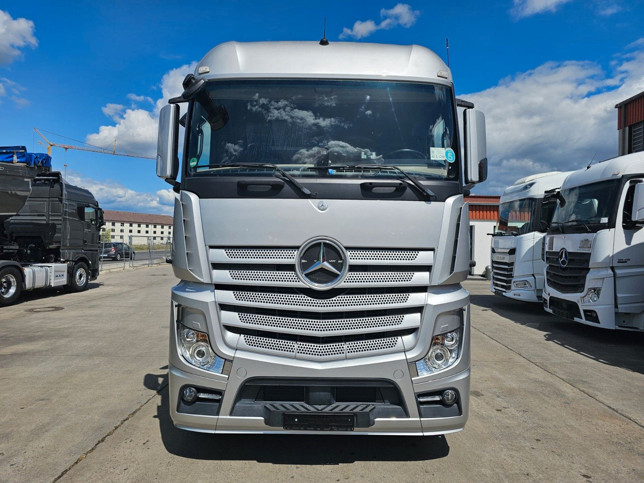 Mercedes-Benz ACTROS 1851 * 2X VORHANDEN * ACC * STANDH. *EUR5 - Cabeza tractora: foto 2 Mercedes-Benz ACTROS 1851 * 2X VORHANDEN * ACC * STANDH. *EUR5 - Cabeza tractora: foto 2