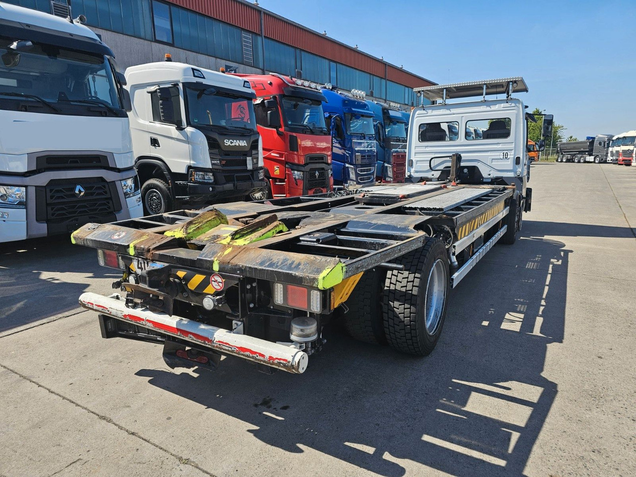 Mercedes-Benz KAMAG * WBH25 * UMSETZER * KLIMA * STANDHEIZ. * - Camión portacontenedore/ Intercambiable: foto 5 Mercedes-Benz KAMAG * WBH25 * UMSETZER * KLIMA * STANDHEIZ. * - Camión portacontenedore/ Intercambiable: foto 5