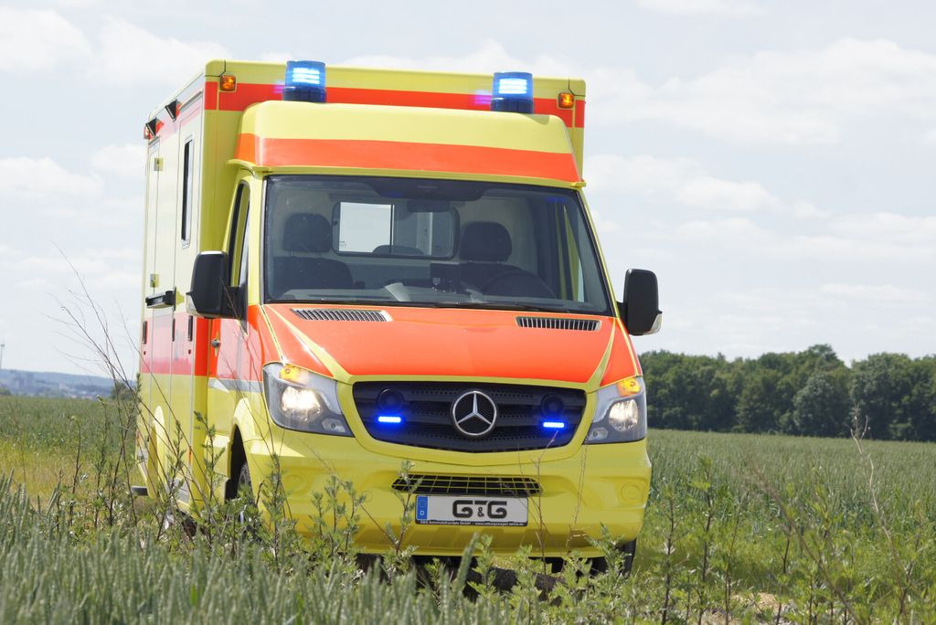 Mercedes-Benz Sprinter 519 // Mod. 2017 // 1 J Garantie // Mercedes-Benz Sprinter 519 // Mod. 2017 // 1 J Garantie // - Ambulancia: foto 2 Mercedes-Benz Sprinter 519 // Mod. 2017 // 1 J Garantie // Mercedes-Benz Sprinter 519 // Mod. 2017 // 1 J Garantie // - Ambulancia: foto 2