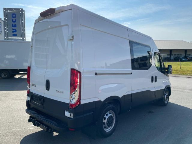 Iveco Daily 35S16A8 CRV MY22 Euro6 Klima AHK Navi ZV - Furgón: foto 3 Iveco Daily 35S16A8 CRV MY22 Euro6 Klima AHK Navi ZV - Furgón: foto 3