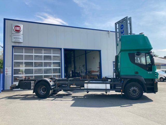 Iveco Stralis AT190S31/FP CM TOPSLEEPER Euro5 Intarder Iveco Stralis AT190S31/FP CM TOPSLEEPER Euro5 Intarder - Camión portacontenedore/ Intercambiable: foto 3 Iveco Stralis AT190S31/FP CM TOPSLEEPER Euro5 Intarder Iveco Stralis AT190S31/FP CM TOPSLEEPER Euro5 Intarder - Camión portacontenedore/ Intercambiable: foto 3