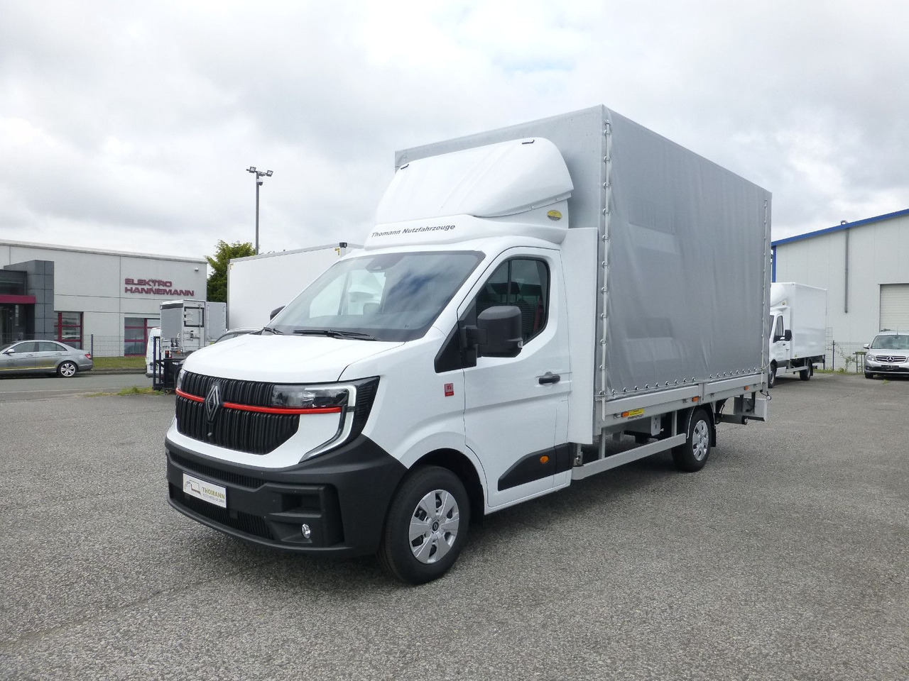 Renault NEW Master Pritsche Plane BÄR Ladebordwand - Furgoneta con lona: foto 3 Renault NEW Master Pritsche Plane BÄR Ladebordwand - Furgoneta con lona: foto 3