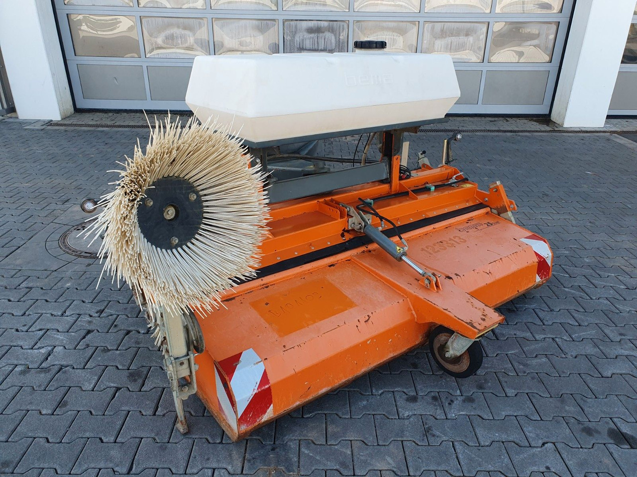 Bema 25 Dual Kehrmaschine / 2.050 mm / 2020 - Barredora cucharón: foto 2 Bema 25 Dual Kehrmaschine / 2.050 mm / 2020 - Barredora cucharón: foto 2