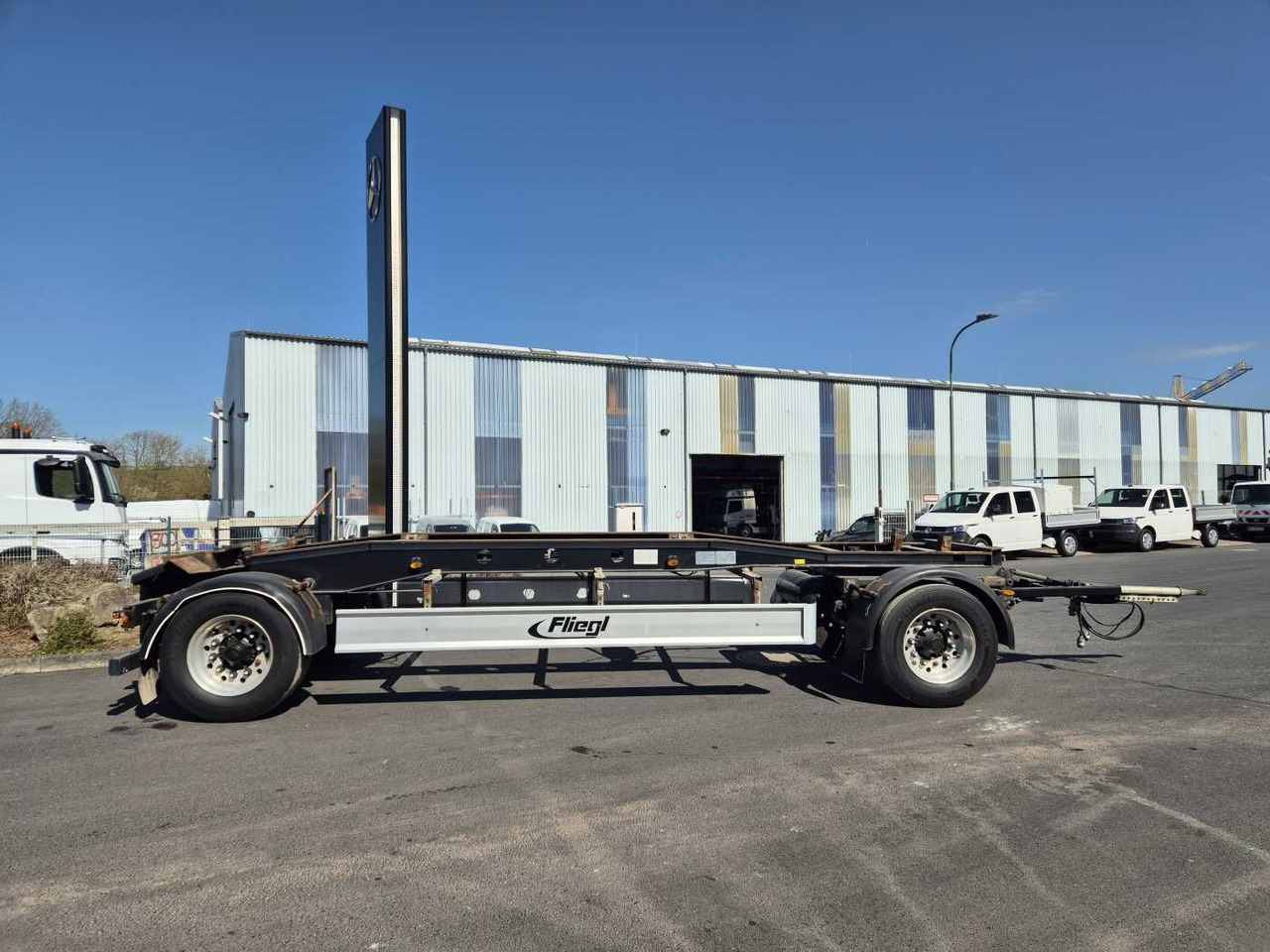 Fliegl ZPS180 Abroll-Container Tropper Pellet-Silo 22m³ Fliegl ZPS180 Abroll-Container Tropper Pellet-Silo 22m³ - Remolque cisterna: foto 5 Fliegl ZPS180 Abroll-Container Tropper Pellet-Silo 22m³ Fliegl ZPS180 Abroll-Container Tropper Pellet-Silo 22m³ - Remolque cisterna: foto 5