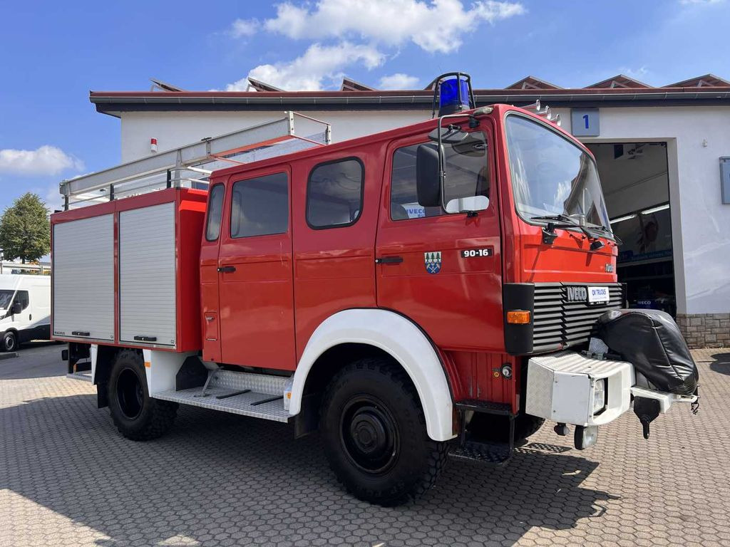 Iveco 75-16 AW 4x4 LF8 Feuerwehr Standheizung 9 Sitze - Camión de bomberos: foto 5 Iveco 75-16 AW 4x4 LF8 Feuerwehr Standheizung 9 Sitze - Camión de bomberos: foto 5