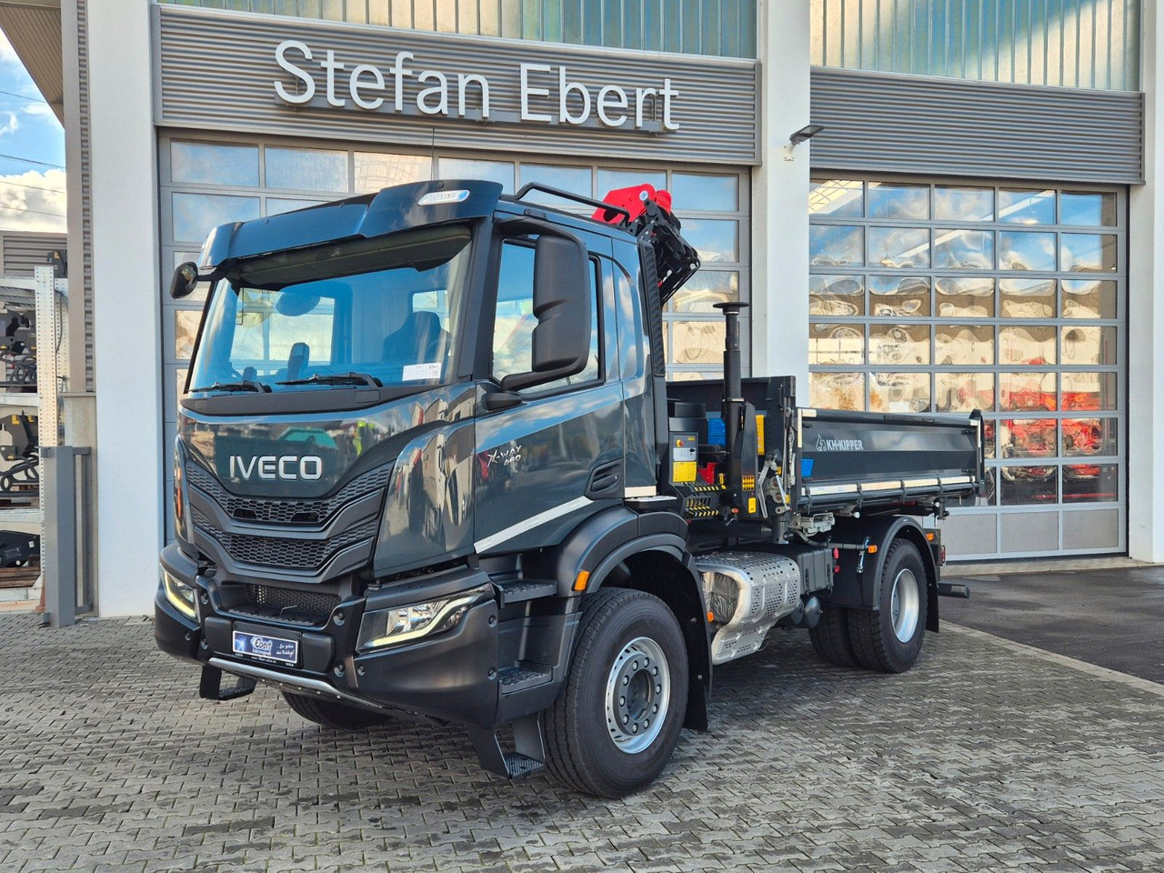 Iveco AD200X46/P HR OFF Palfinger PK 12.501 Funk AHK - Camión volquete, Camión grúa: foto 2 Iveco AD200X46/P HR OFF Palfinger PK 12.501 Funk AHK - Camión volquete, Camión grúa: foto 2