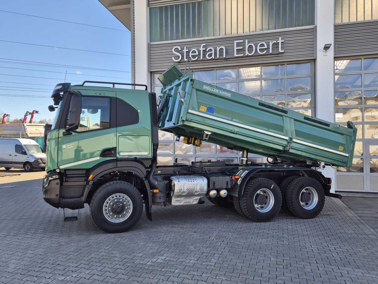 Iveco AT300X48Z HR OFF 6x4 Meiller-Kipper + Bordmatik - Camión volquete: foto 2 Iveco AT300X48Z HR OFF 6x4 Meiller-Kipper + Bordmatik - Camión volquete: foto 2