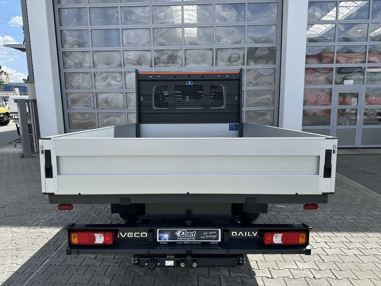 Iveco Daily 35S16 H 3.0L *R3.750mm*AHK*Automatik* 2x - Furgoneta caja abierta: foto 5 Iveco Daily 35S16 H 3.0L *R3.750mm*AHK*Automatik* 2x - Furgoneta caja abierta: foto 5