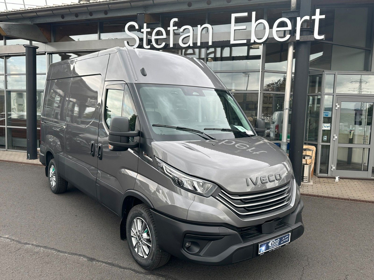 Iveco Daily 35S16 HA8V 3.0L *R3.520mm*AHK*Automatik* - Furgón: foto 1 Iveco Daily 35S16 HA8V 3.0L *R3.520mm*AHK*Automatik* - Furgón: foto 1