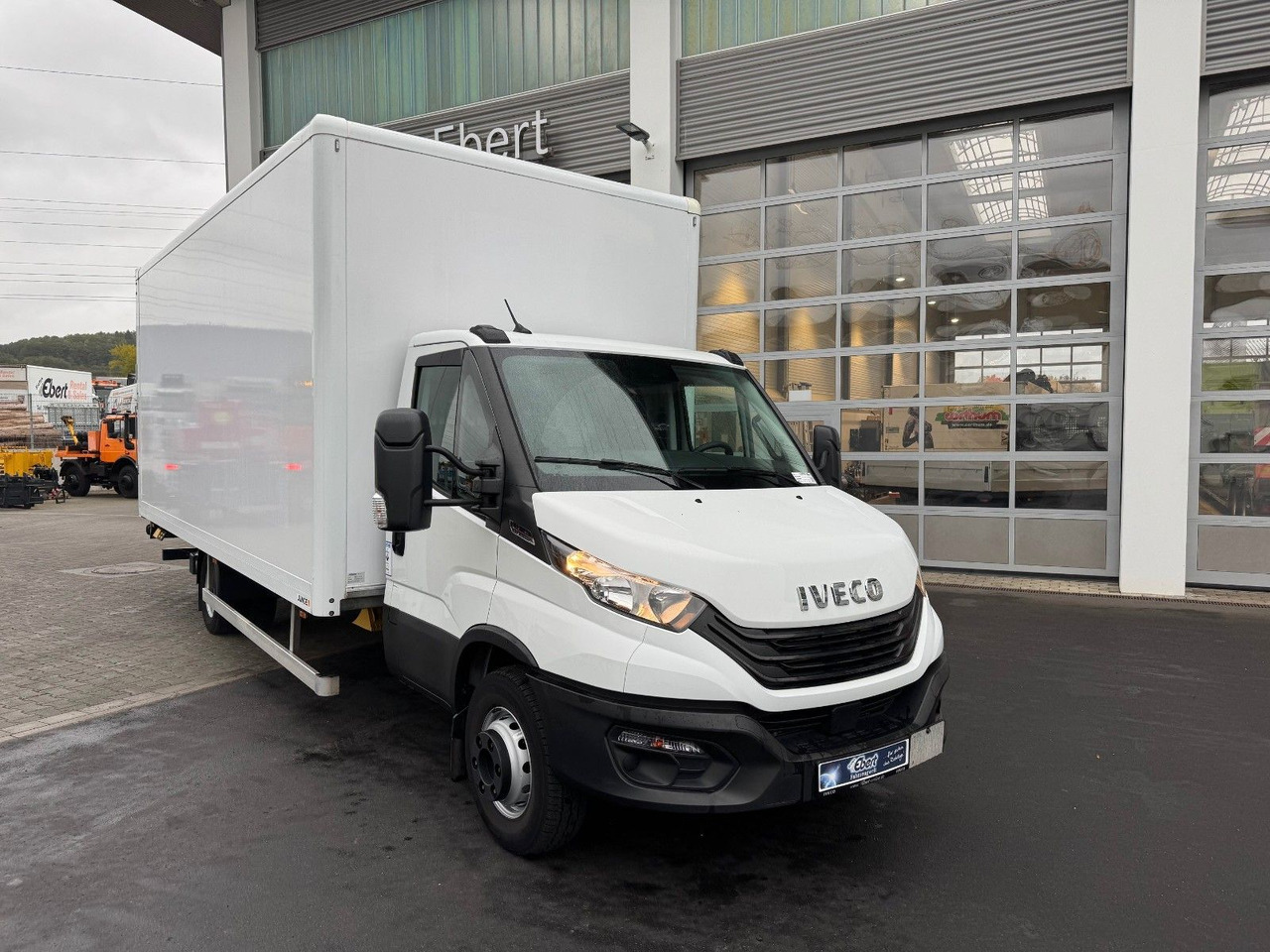 Iveco Daily 70C18 A8 *Koffer*LBW*Automatik* - Furgoneta caja cerrada: foto 2 Iveco Daily 70C18 A8 *Koffer*LBW*Automatik* - Furgoneta caja cerrada: foto 2