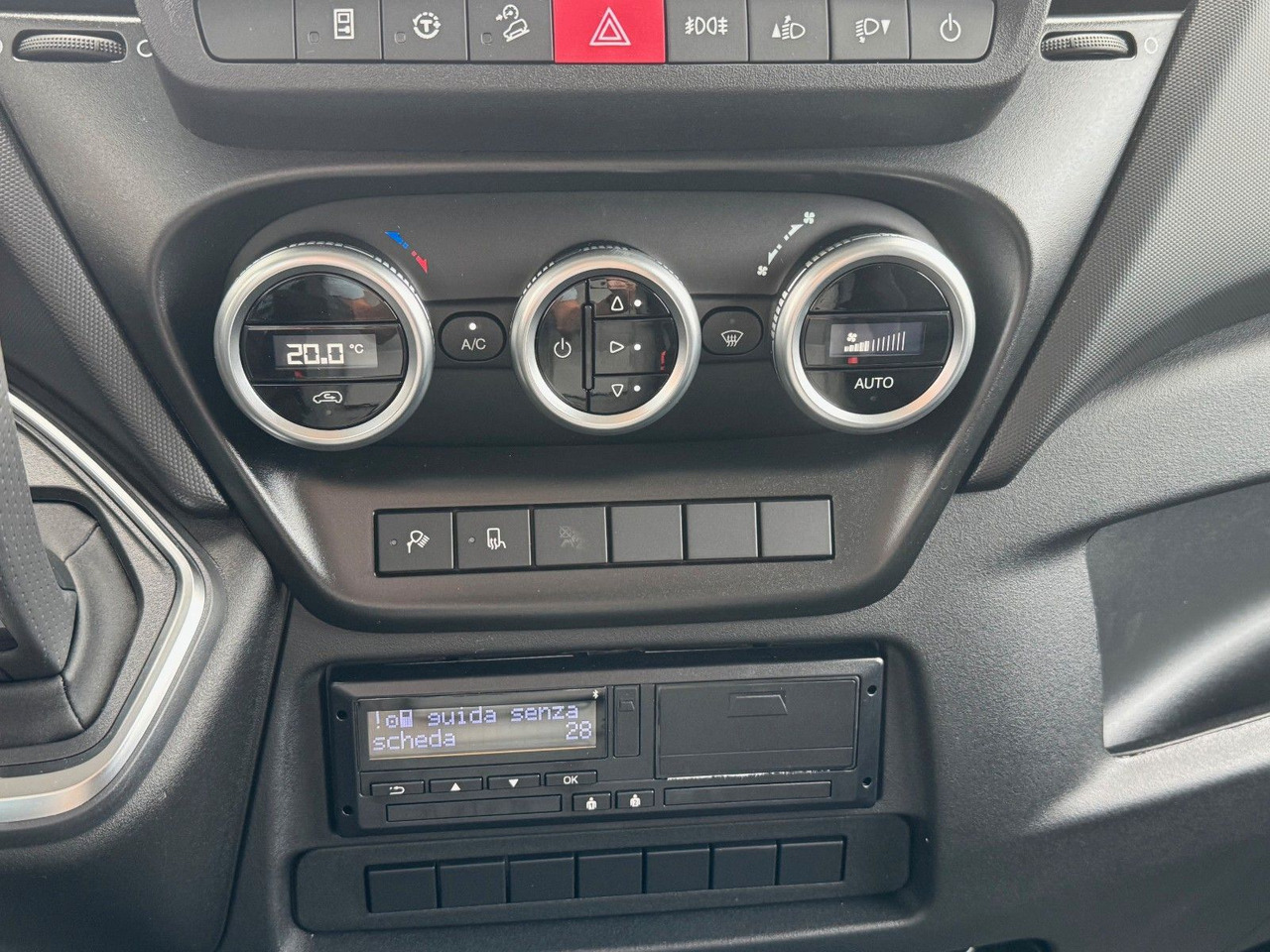 Furgón Iveco Daily 70C21 3.0L *L4*H3*Automatik*LED*Luft* 2x: foto 17