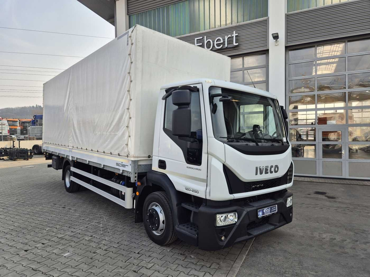 Iveco Eurocargo ML120E25 LBW 1.500kg Klima 3 Sitze - Camión lona: foto 2 Iveco Eurocargo ML120E25 LBW 1.500kg Klima 3 Sitze - Camión lona: foto 2