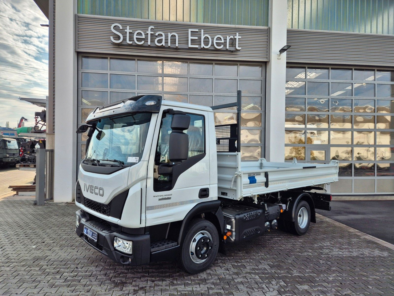 Iveco Eurocargo ML80E21 Meiller 2x AHK 3 Sitze Klima - Camión volquete: foto 4 Iveco Eurocargo ML80E21 Meiller 2x AHK 3 Sitze Klima - Camión volquete: foto 4