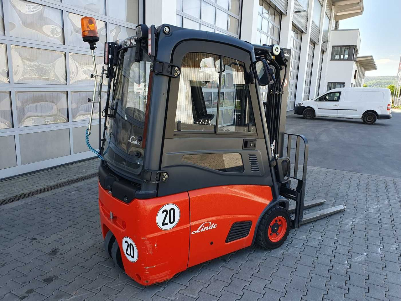 Linde E14 - 01 / Triplex: 4.10m! / SS / nur 1.003h! - Carretilla elevadora eléctrica: foto 3 Linde E14 - 01 / Triplex: 4.10m! / SS / nur 1.003h! - Carretilla elevadora eléctrica: foto 3