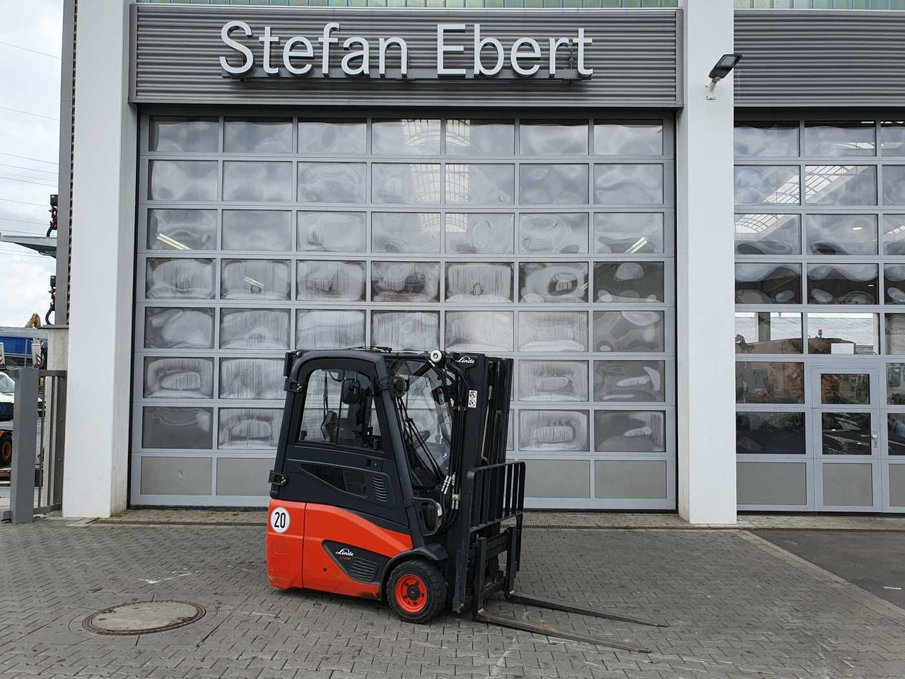 Linde E14 - 02 / Triplex: 4.00m! / SS / nur 2.119h! - Carretilla elevadora eléctrica: foto 1 Linde E14 - 02 / Triplex: 4.00m! / SS / nur 2.119h! - Carretilla elevadora eléctrica: foto 1
