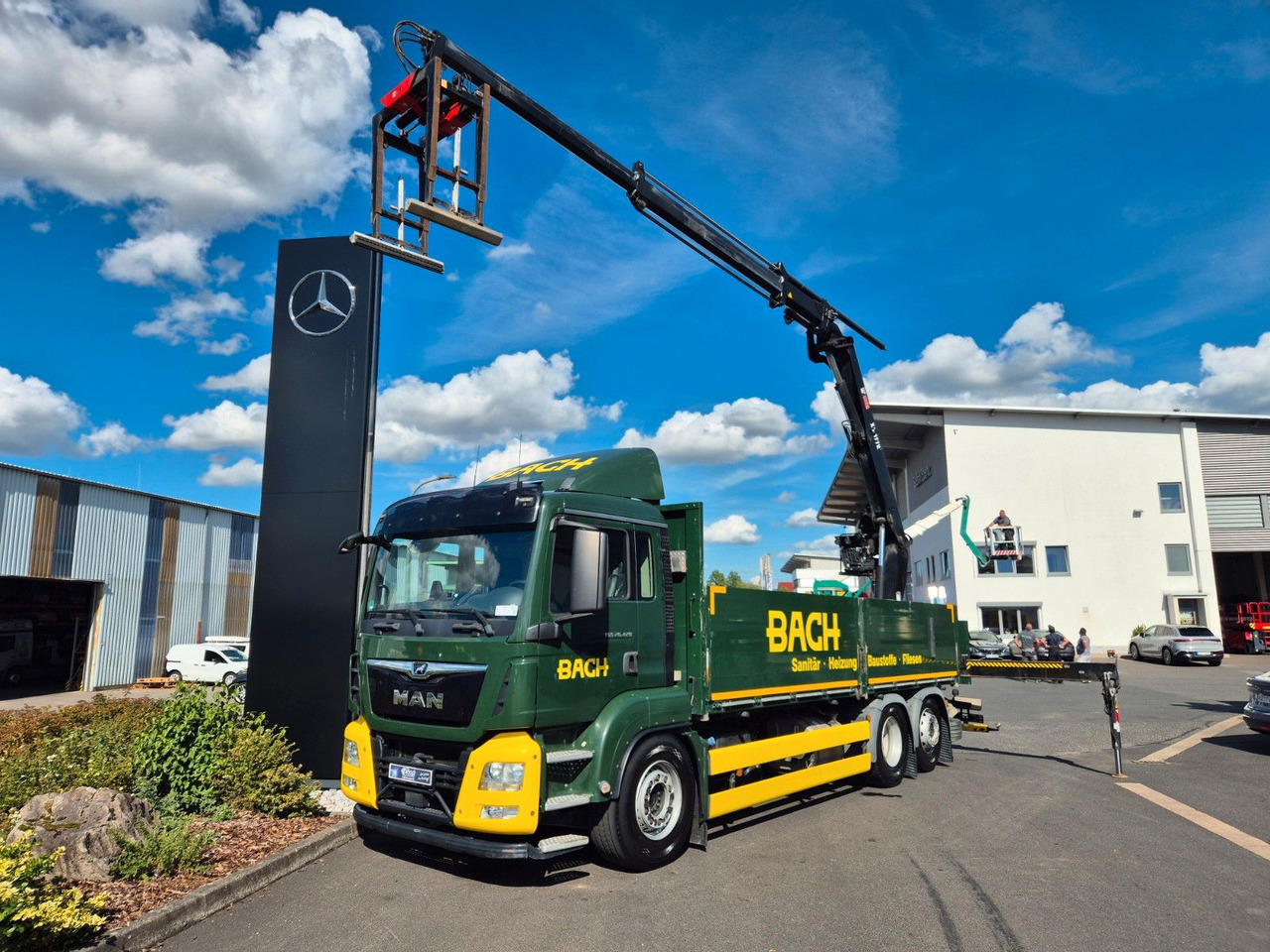 MAN TGS 26.420 6x2-4 LL Hiab 177K PRO 2 Stück - Camión grúa: foto 1 MAN TGS 26.420 6x2-4 LL Hiab 177K PRO 2 Stück - Camión grúa: foto 1