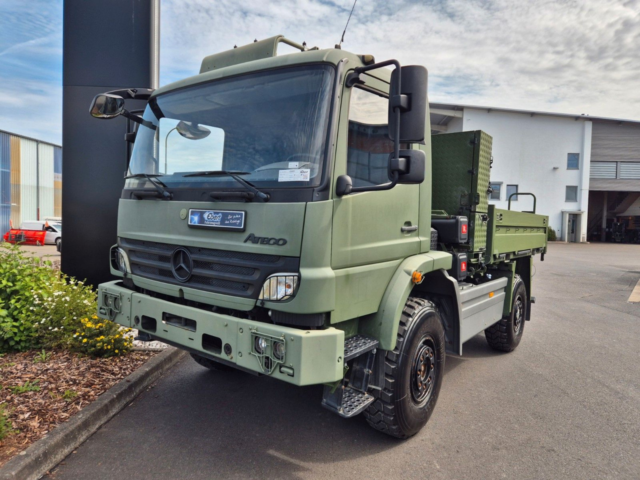 Mercedes-Benz Atego 1018 A 4x4 Pritsche Singlebereift 7 Stück - Camión caja abierta: foto 2 Mercedes-Benz Atego 1018 A 4x4 Pritsche Singlebereift 7 Stück - Camión caja abierta: foto 2