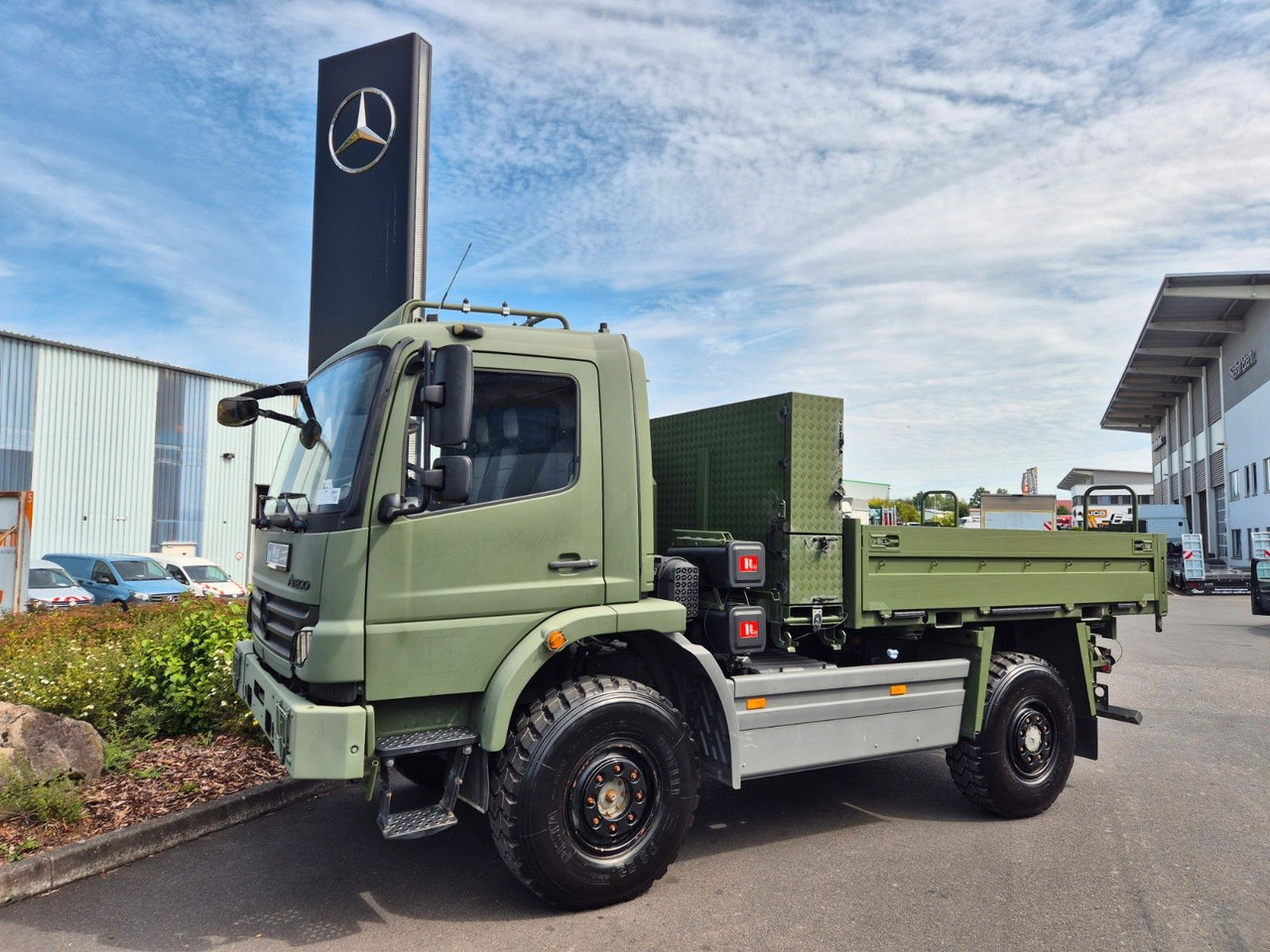 Mercedes-Benz Atego 1018 A 4x4 Pritsche Singlebereift 7 Stück - Camión caja abierta: foto 4 Mercedes-Benz Atego 1018 A 4x4 Pritsche Singlebereift 7 Stück - Camión caja abierta: foto 4