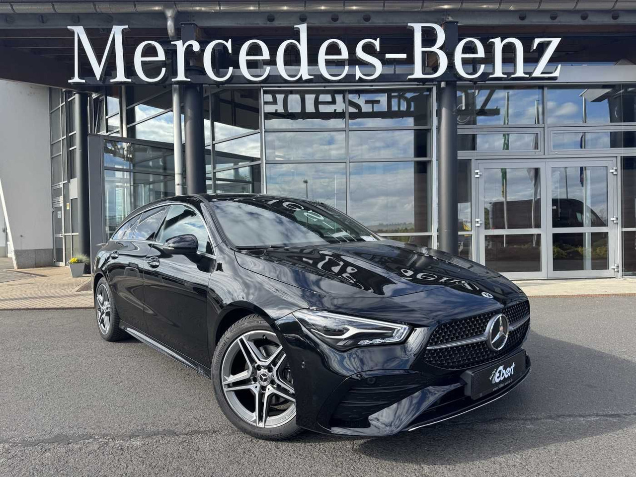 Mercedes-Benz CLA 180 Shooting Brake+AMG+Distr+AHK+RFK+ - Coche familiar: foto 1 Mercedes-Benz CLA 180 Shooting Brake+AMG+Distr+AHK+RFK+ - Coche familiar: foto 1
