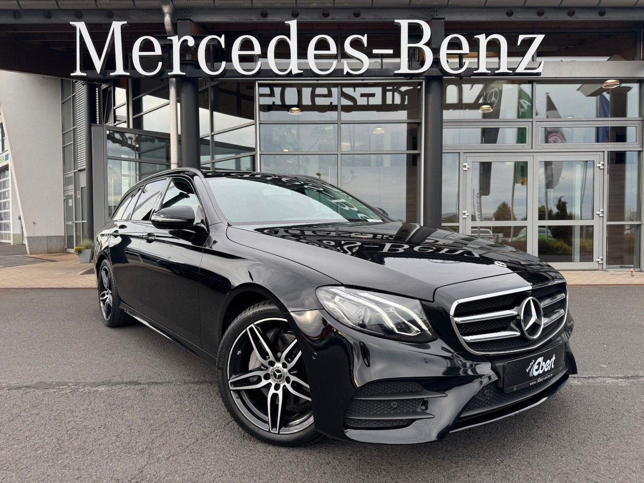 Mercedes-Benz E 220d T 4M+AMG+Pano+Brum+360+Night - Coche familiar: foto 1 Mercedes-Benz E 220d T 4M+AMG+Pano+Brum+360+Night - Coche familiar: foto 1