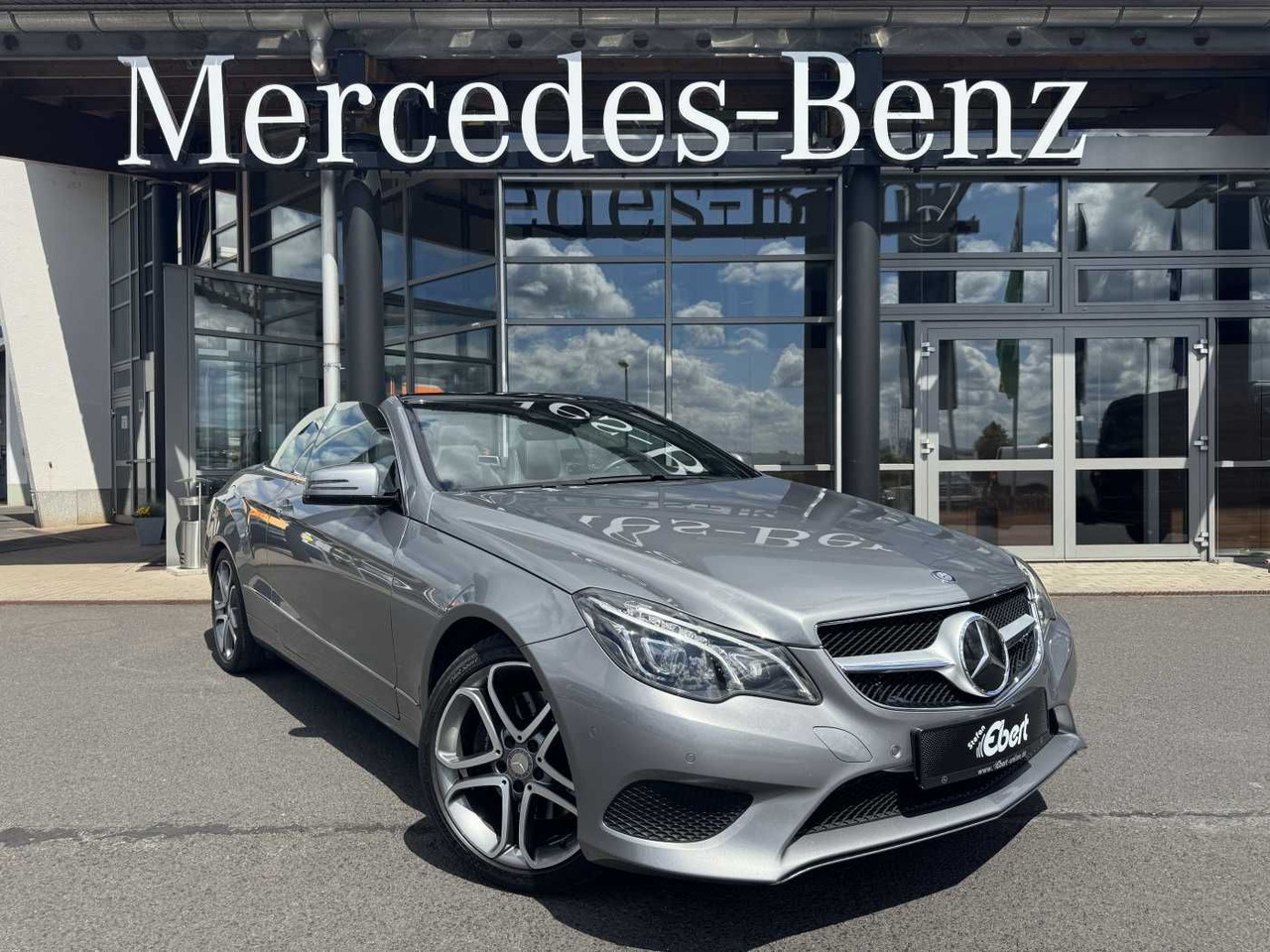 Mercedes-Benz E 300 Cabrio Sportpaket+Distr+Airscarf+SitzKlima - Coche: foto 1 Mercedes-Benz E 300 Cabrio Sportpaket+Distr+Airscarf+SitzKlima - Coche: foto 1