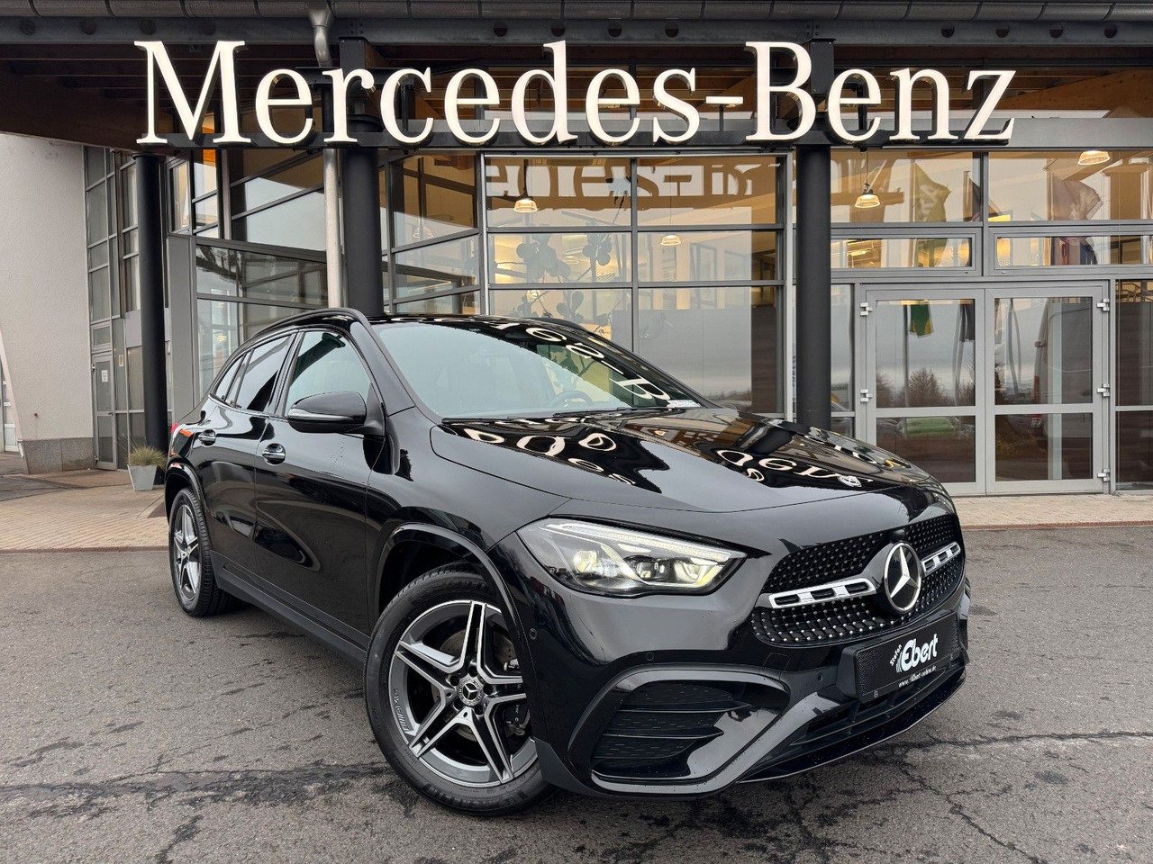 Mercedes-Benz GLA 200 AMG+Pano+Distr+Ambiente+Multibeam+ - SUV/ Todoterreno: foto 1 Mercedes-Benz GLA 200 AMG+Pano+Distr+Ambiente+Multibeam+ - SUV/ Todoterreno: foto 1