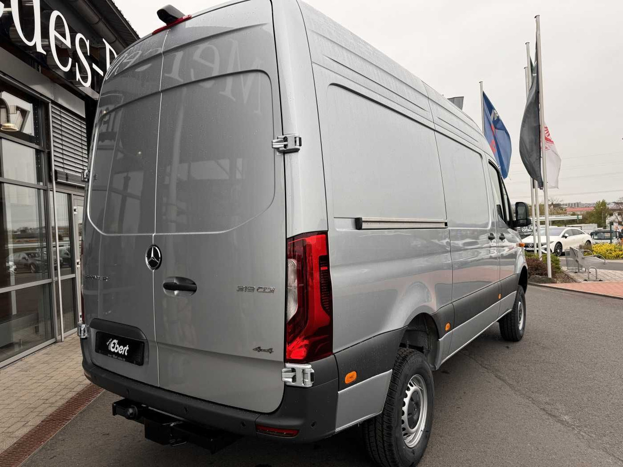 Mercedes-Benz Sprinter 319 CDI 4x4 3665 Klima Standheiz AHK - Furgón: foto 4 Mercedes-Benz Sprinter 319 CDI 4x4 3665 Klima Standheiz AHK - Furgón: foto 4