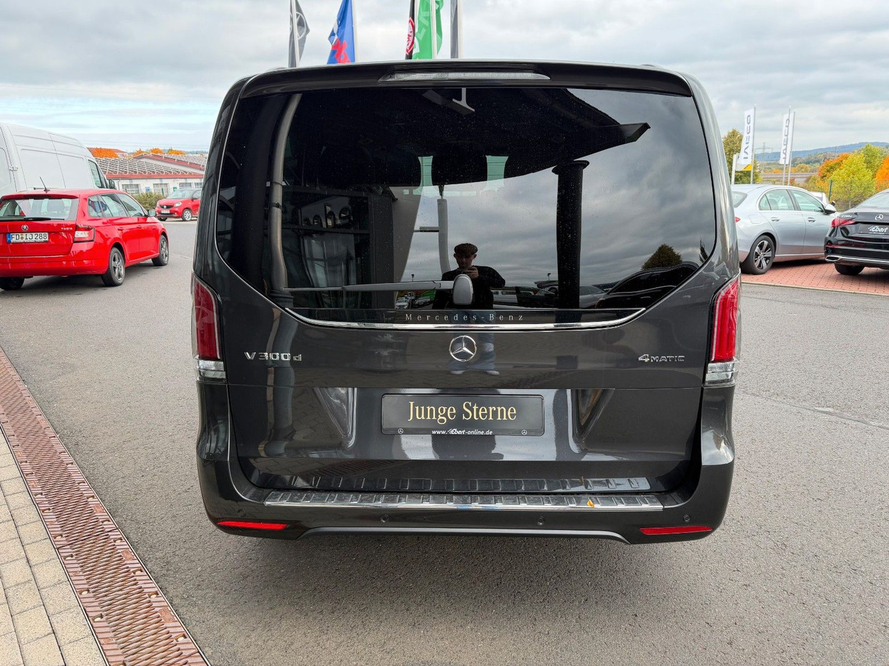 Mercedes-Benz V 300 d 4MATIC EXCLUSIVE AMG Panorama Standheiz - Coche familiar: foto 5 Mercedes-Benz V 300 d 4MATIC EXCLUSIVE AMG Panorama Standheiz - Coche familiar: foto 5