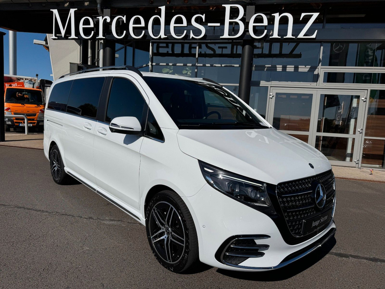 Mercedes-Benz V 300 d 4MATIC EXCLUSIVE AMG Tische AHK2,5to - Coche familiar: foto 1 Mercedes-Benz V 300 d 4MATIC EXCLUSIVE AMG Tische AHK2,5to - Coche familiar: foto 1