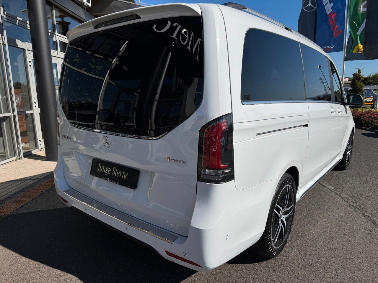 Mercedes-Benz V 300 d 4MATIC EXCLUSIVE AMG Tische AHK2,5to - Furgoneta de pasajeros: foto 4 Mercedes-Benz V 300 d 4MATIC EXCLUSIVE AMG Tische AHK2,5to - Furgoneta de pasajeros: foto 4