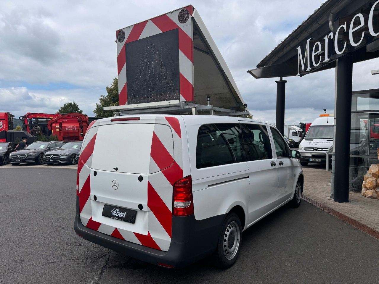 Mercedes-Benz Vito 111 CDI Tourer Begleitfahrzeug BF3+ / WVZ - Furgoneta pequeña: foto 3 Mercedes-Benz Vito 111 CDI Tourer Begleitfahrzeug BF3+ / WVZ - Furgoneta pequeña: foto 3