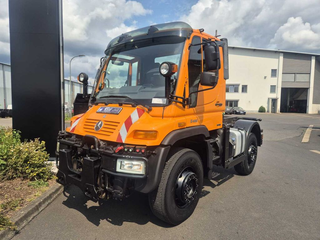 Unimog U 400 4x4 Fahrgestell Vario Pilot Zapfwelle LOF - Camión chasis: foto 2 Unimog U 400 4x4 Fahrgestell Vario Pilot Zapfwelle LOF - Camión chasis: foto 2