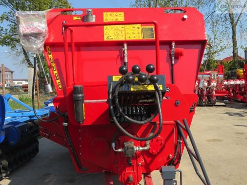 Fimaks Futtermischer FMHII 8m3/Mixer feeder/Carro mezclad - Desensiladora: foto 2 Fimaks Futtermischer FMHII 8m3/Mixer feeder/Carro mezclad - Desensiladora: foto 2
