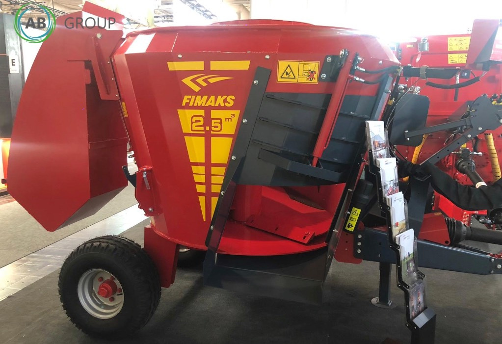 Mixer feeder Fimaks 2.5 m3 - Desensiladora: foto 1 Mixer feeder Fimaks 2.5 m3 - Desensiladora: foto 1