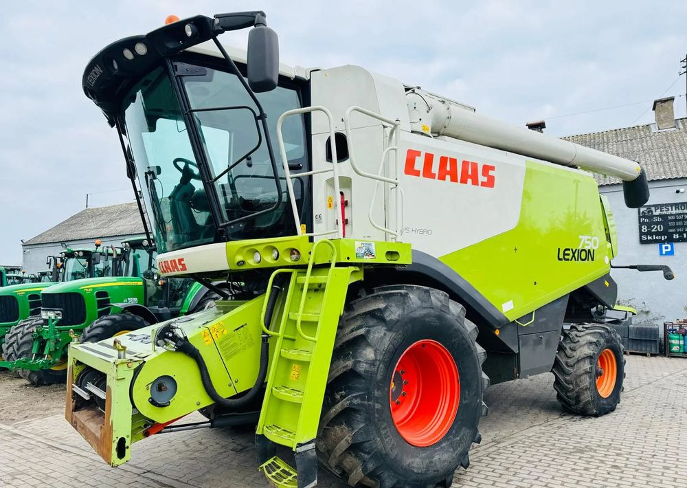 Claas LEXION 750 APS HYBRID - Cosechadora de granos: foto 2 Claas LEXION 750 APS HYBRID - Cosechadora de granos: foto 2