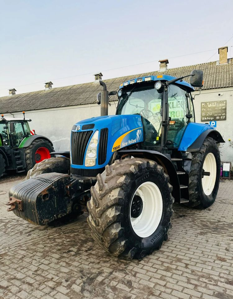 New Holland T8040 - Tractor: foto 1 New Holland T8040 - Tractor: foto 1