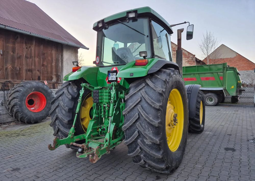 John Deere 8310 - Tractor: foto 3 John Deere 8310 - Tractor: foto 3