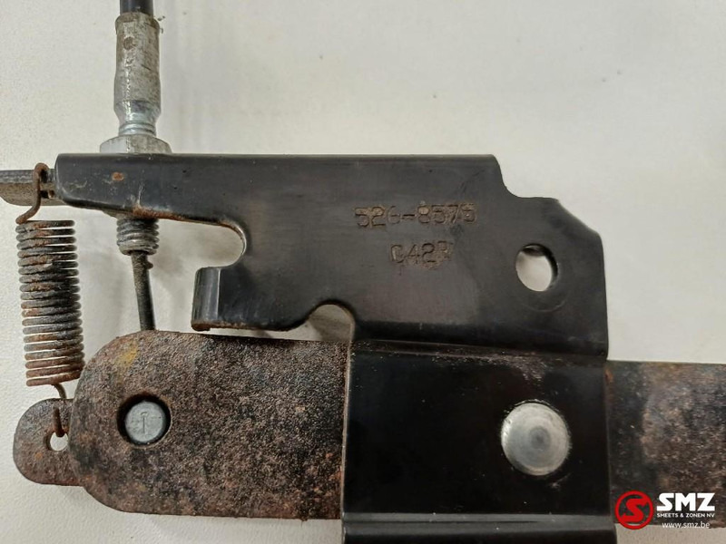 Caterpillar Cabin door lever + cable Caterpillar - Puerta y piezas para Camión: foto 5 Caterpillar Cabin door lever + cable Caterpillar - Puerta y piezas para Camión: foto 5