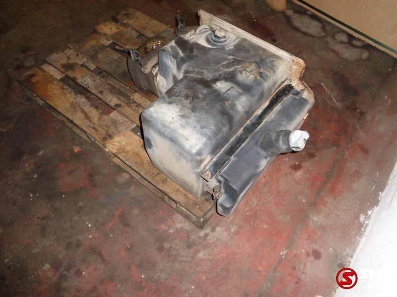 DAF Occ adbleu tank XF105 - Depósito de AdBlue para Camión: foto 3 DAF Occ adbleu tank XF105 - Depósito de AdBlue para Camión: foto 3