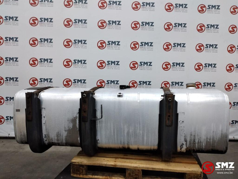 DAF Occ brandstoftank + steunen DAF XF 95 600L 1681833 - Depósito de combustible para Camión: foto 2 DAF Occ brandstoftank + steunen DAF XF 95 600L 1681833 - Depósito de combustible para Camión: foto 2