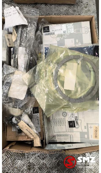 Mercedes-Benz Lot onderdelen Mercedes - Cabina e interior para Camión: foto 1 Mercedes-Benz Lot onderdelen Mercedes - Cabina e interior para Camión: foto 1