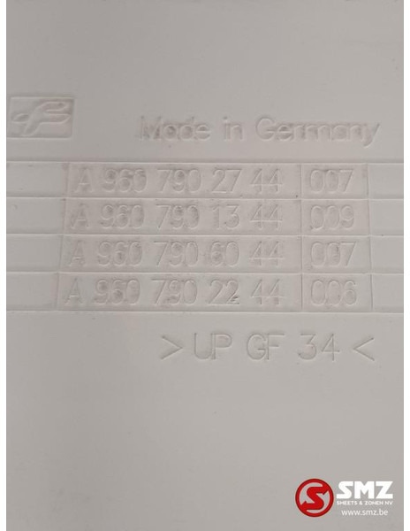 Mercedes-Benz Occ dakspoiler + spoilers boven links + rechts Mer - Aerodinámica/ Spoiler para Camión: foto 5 Mercedes-Benz Occ dakspoiler + spoilers boven links + rechts Mer - Aerodinámica/ Spoiler para Camión: foto 5