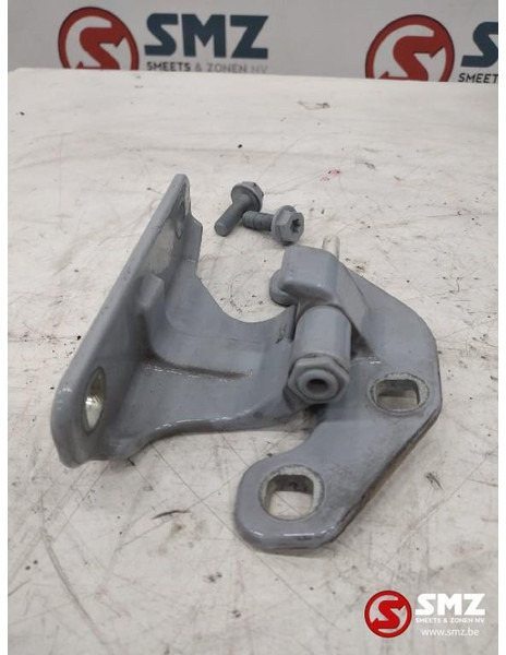 Mercedes-Benz Occ deurscharnier links Mercedes Actros MP4 - Puerta y piezas para Camión: foto 2 Mercedes-Benz Occ deurscharnier links Mercedes Actros MP4 - Puerta y piezas para Camión: foto 2